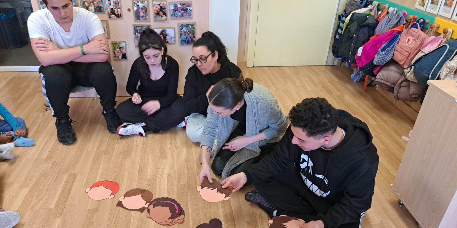 Skholè, Treball i formació en el lleure